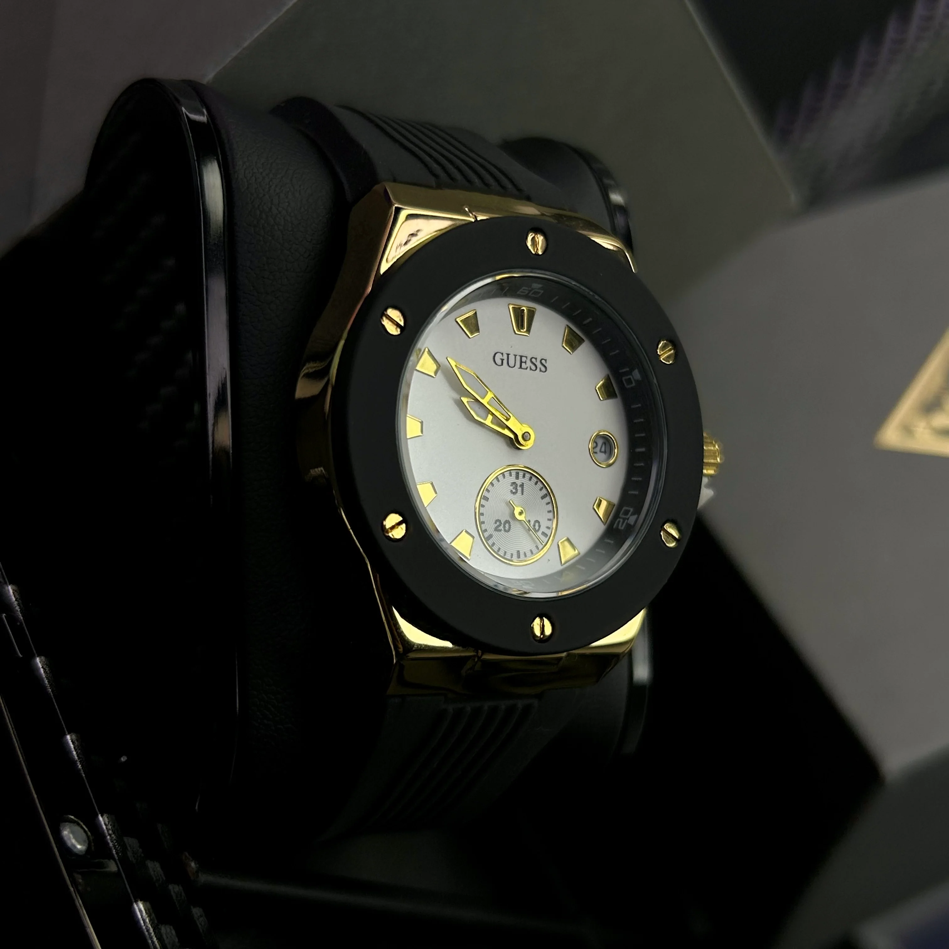 GUESS X HUBLOT PARA DAMA  REF-ND - Image 4